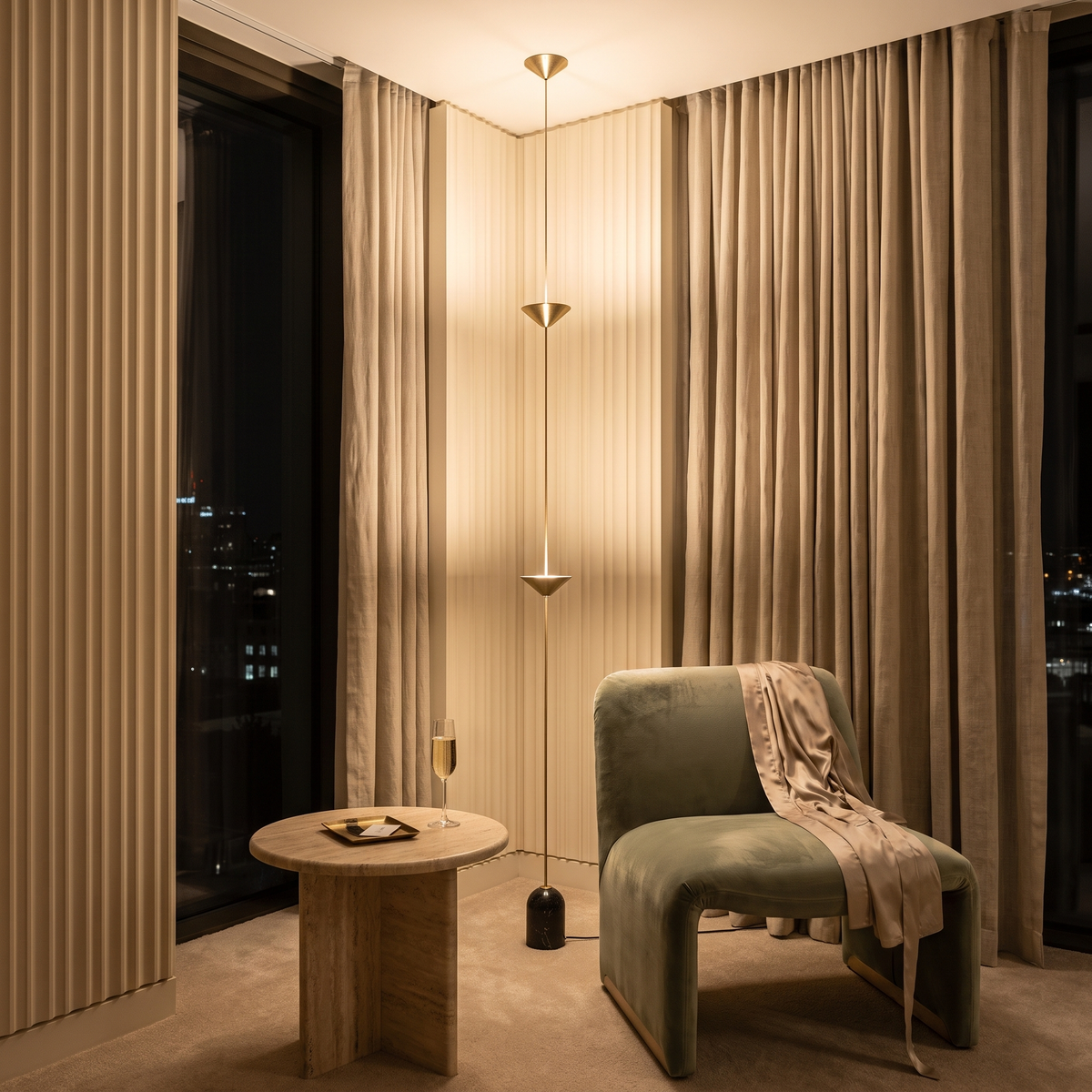Soreluna 2 Lights floor to ceiling LED floor lamp in a hotel suite sitting area