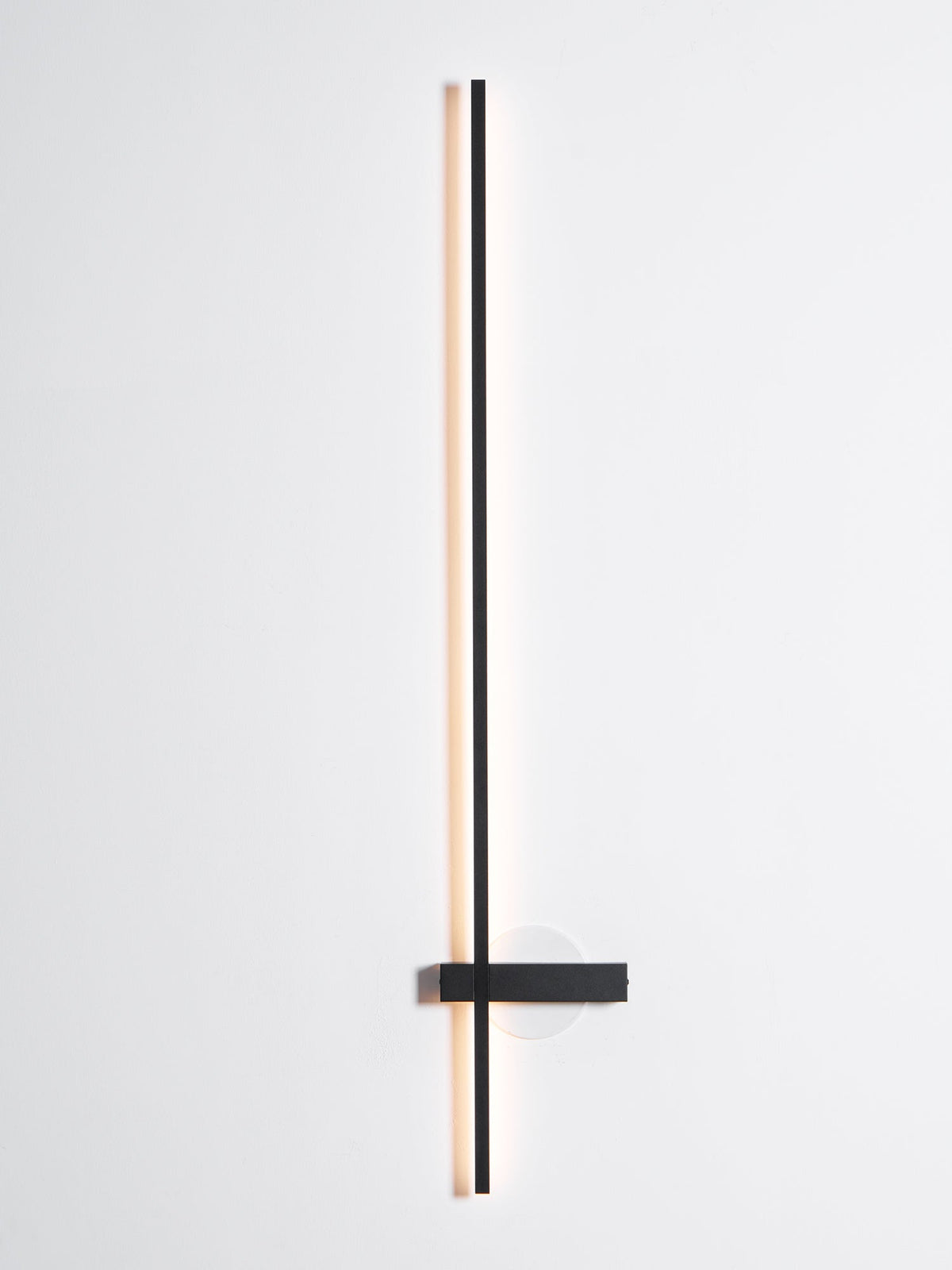Stelo Linear Rechargeable LED Wall Sconce
