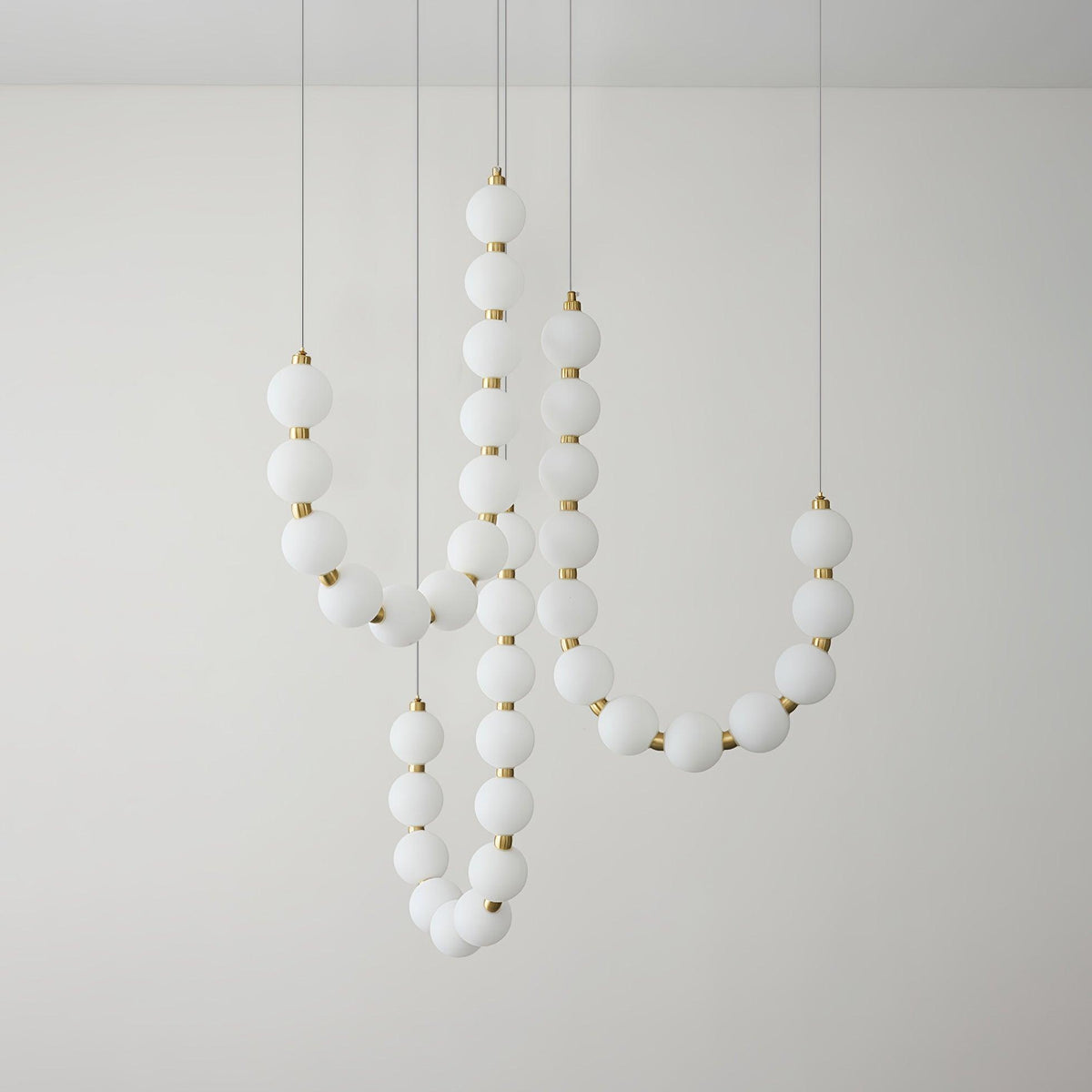 Nacre Pearl Acrylic Orb LED Chandelier