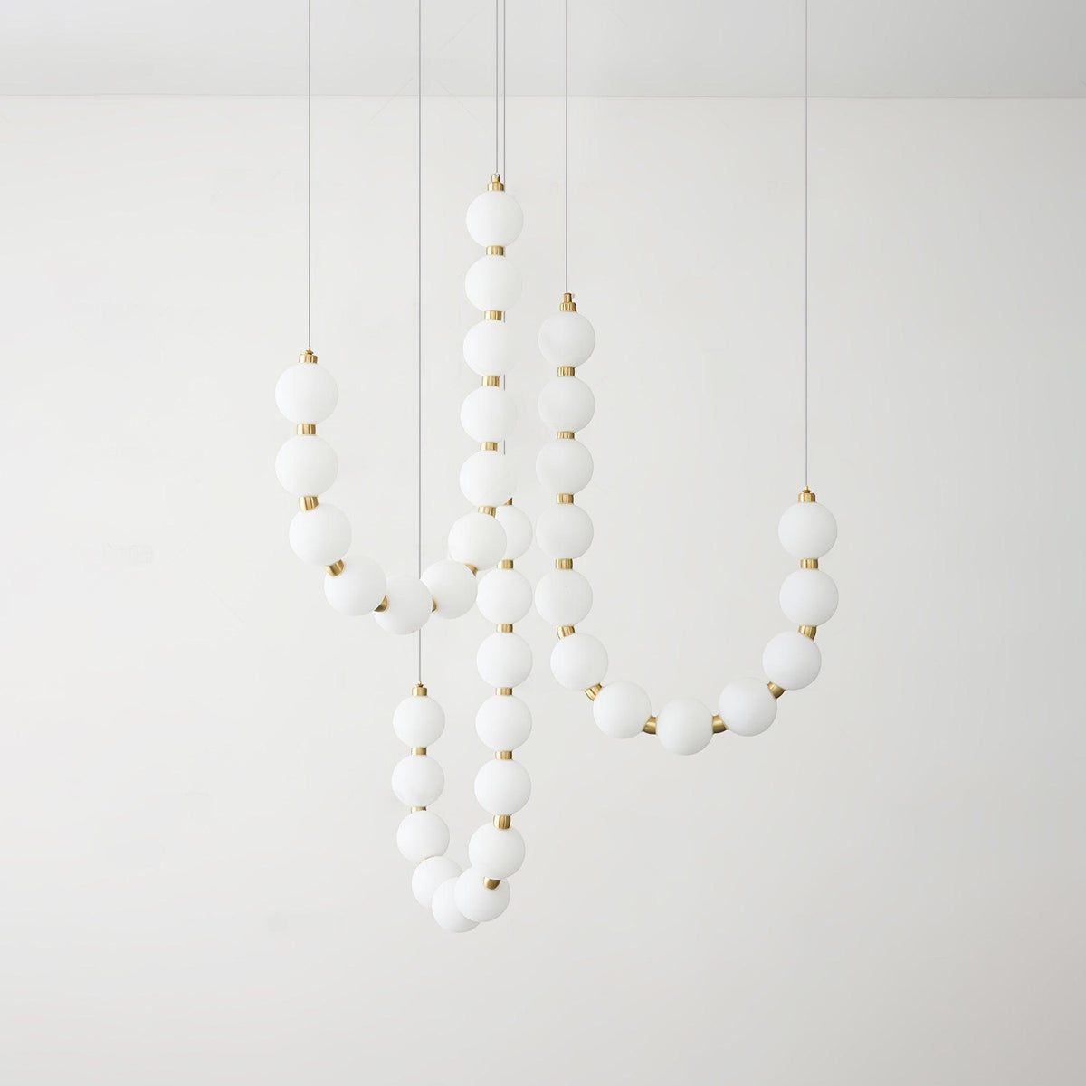 Nacre Pearl Acrylic Orb LED Chandelier