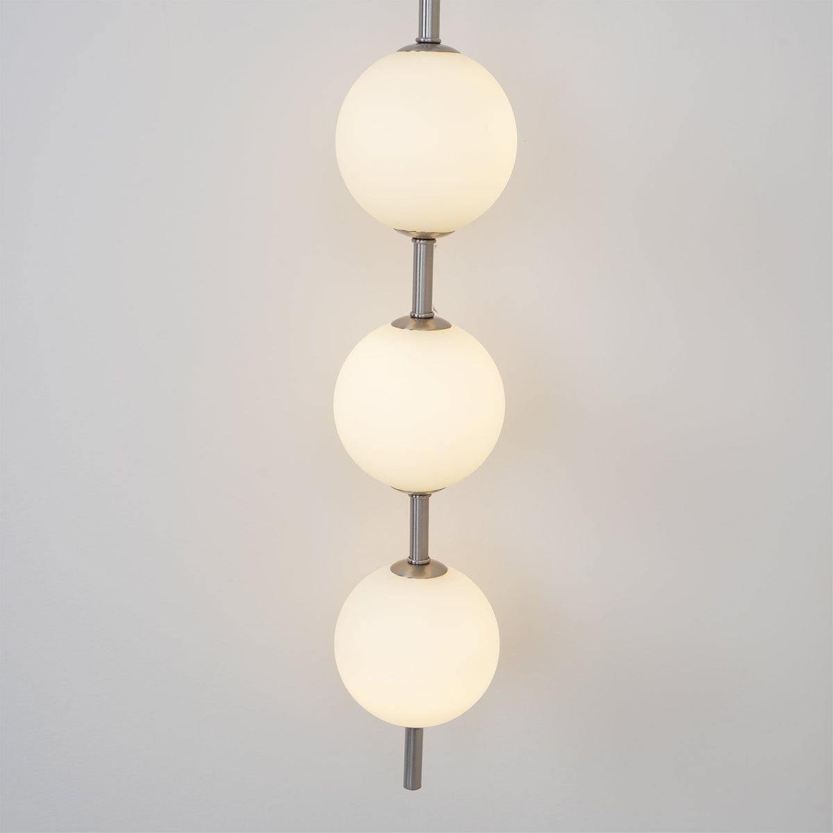 Kaskade Globe Wall Sconce