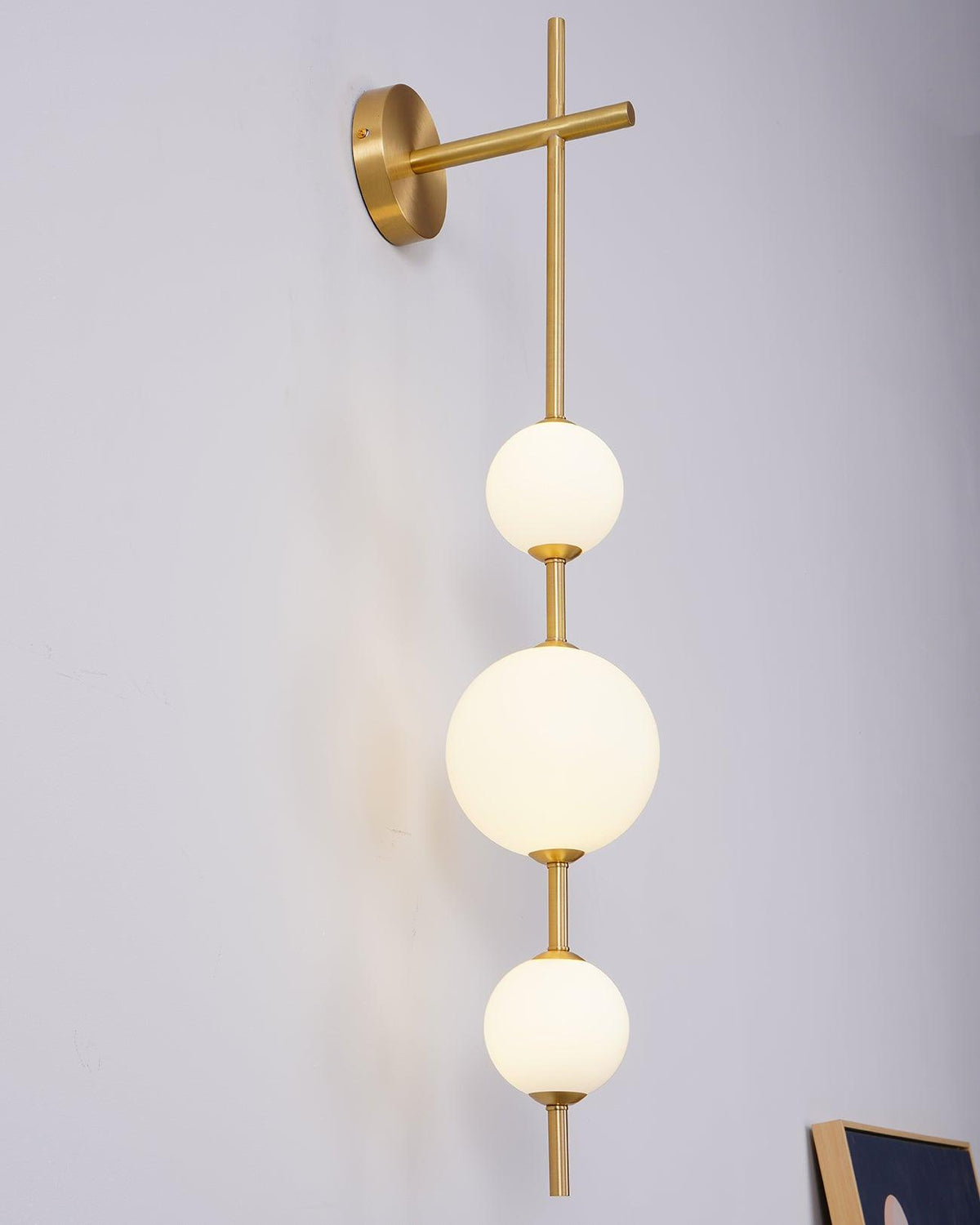 Kaskade Globe Wall Sconce